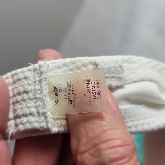 Bikini top and bottom - Picture 7 of 7